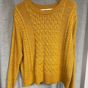 Mustard yellow cozy cable-knit slim fit sweater - size M